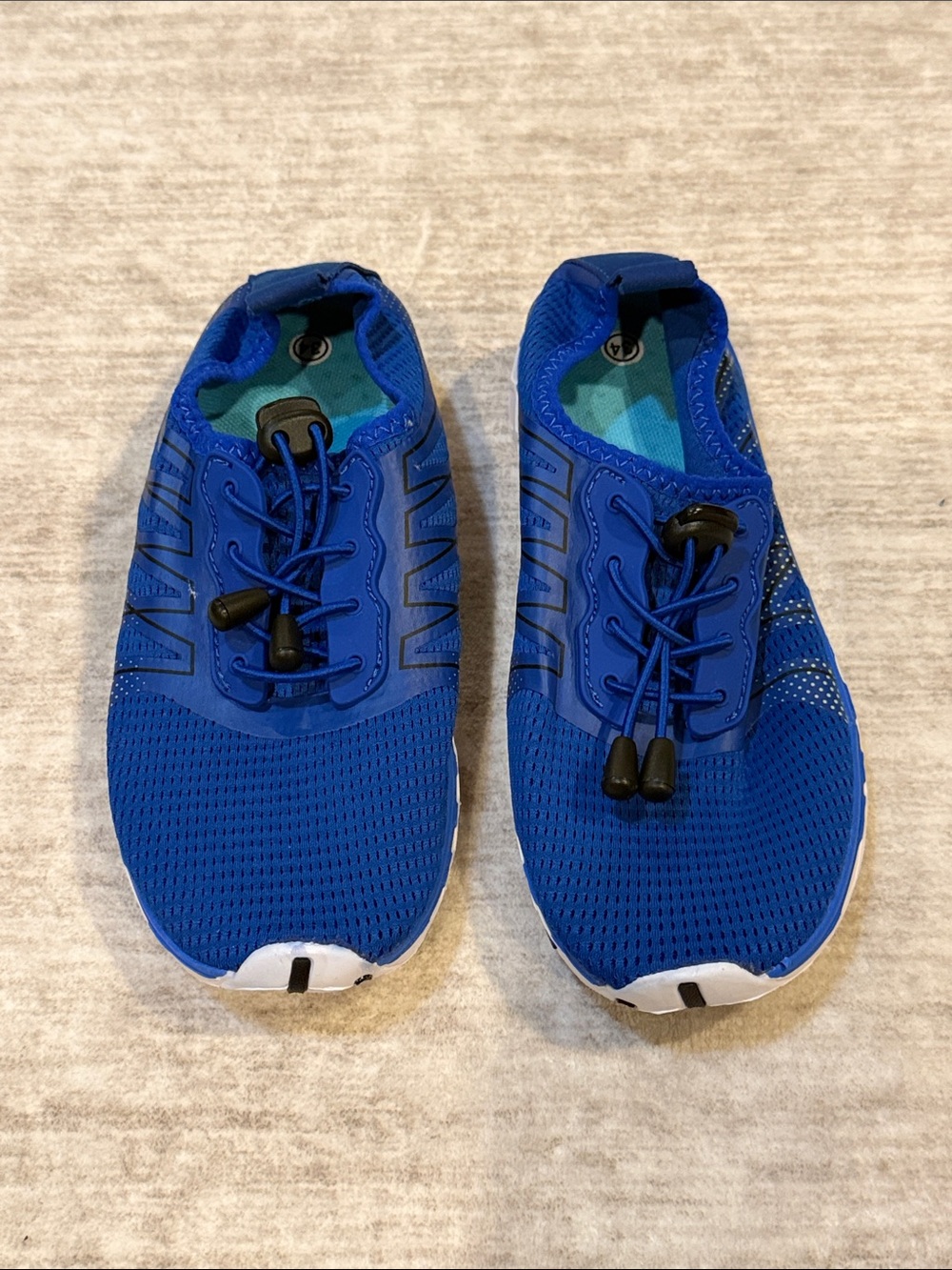NWOT Youth kids size 3-4 water shoes Slip-On